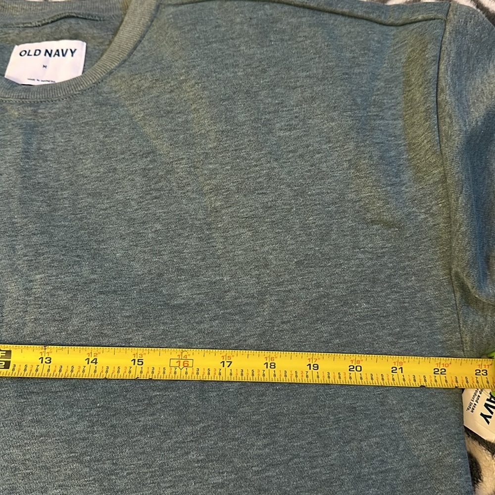 Old Navy Womens Oversized Crewneck Sweater Medium - Picture 4 of 5